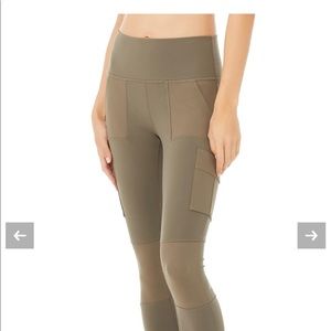 Alo Yoga high waist cargo legging